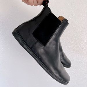 ZAQQ Equity Barefoot Black Chelsea Boots Shoes